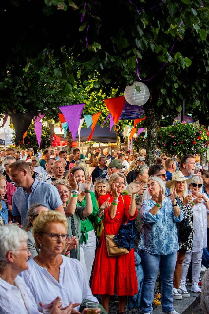 Festivalstemning på Canal Street i Arendal